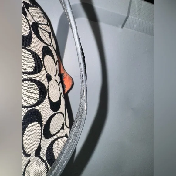 Coach signature canvas zip wristlet - Picture 6 of 10